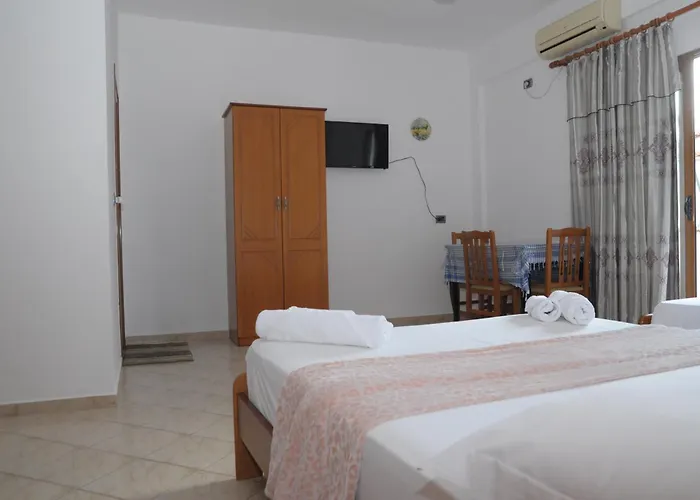 Hola 3* Ksamil