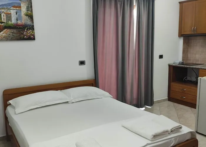 Hola 3* Ksamil