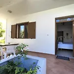 Hola Πανσιόν 3*