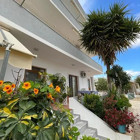 Guest house Hola