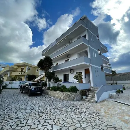 Hola Ksamil